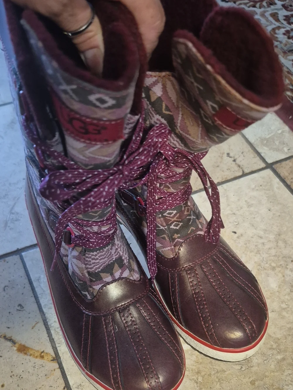 UGG Women's Burgundy Patterned Lace-Up Winter Boots F 27012G